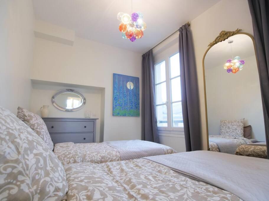 Charme Et Modernite Au Coeur Du Quartier St Louis Apartment Versailles Exterior photo