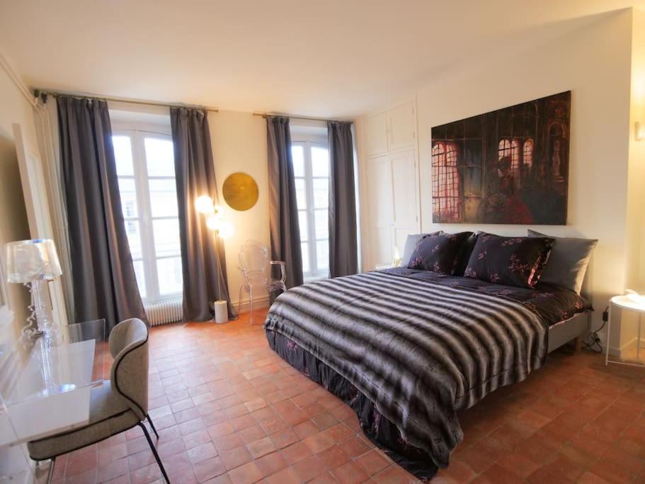 Charme Et Modernite Au Coeur Du Quartier St Louis Apartment Versailles Exterior photo