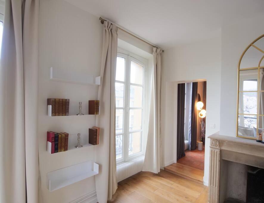 Charme Et Modernite Au Coeur Du Quartier St Louis Apartment Versailles Exterior photo
