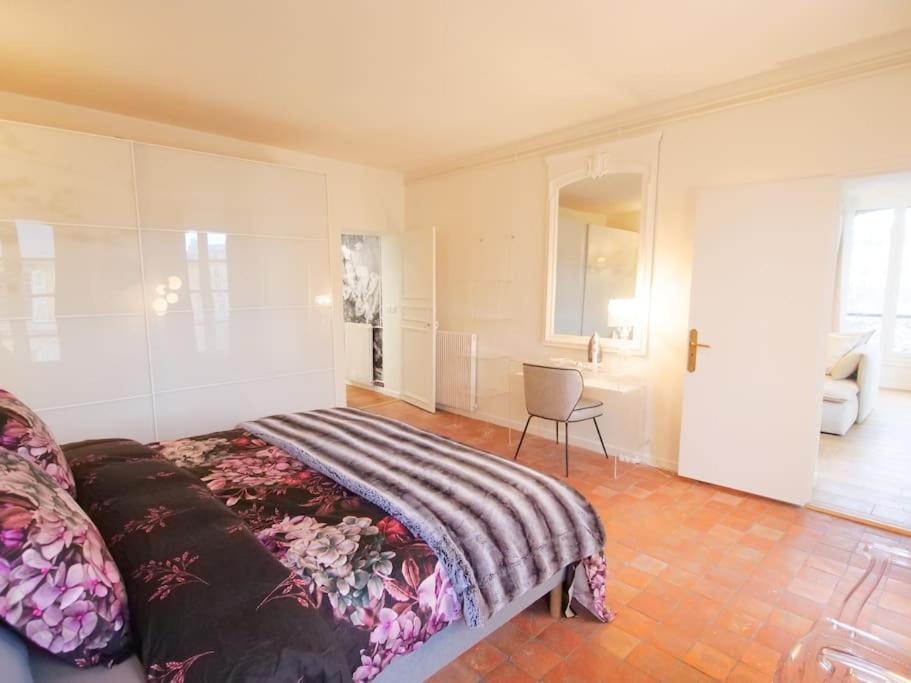 Charme Et Modernite Au Coeur Du Quartier St Louis Apartment Versailles Exterior photo